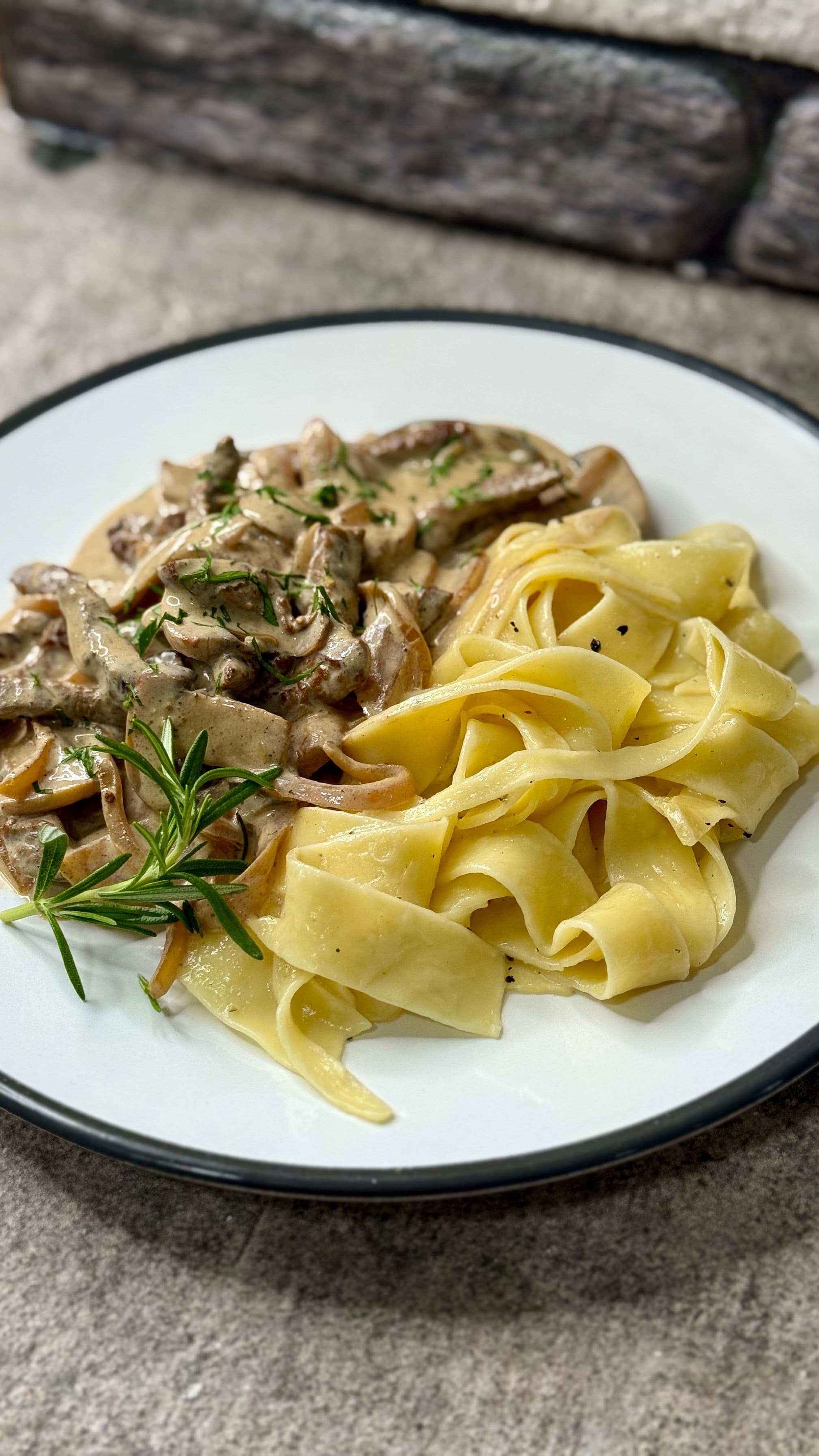 Zürcher Geschnetzeltes vegetarisch by HILTL